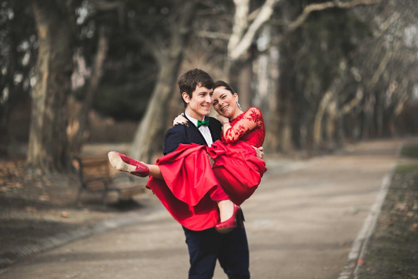 属鸡的人离婚率高？探究生肖与婚姻稳定性之间的关联