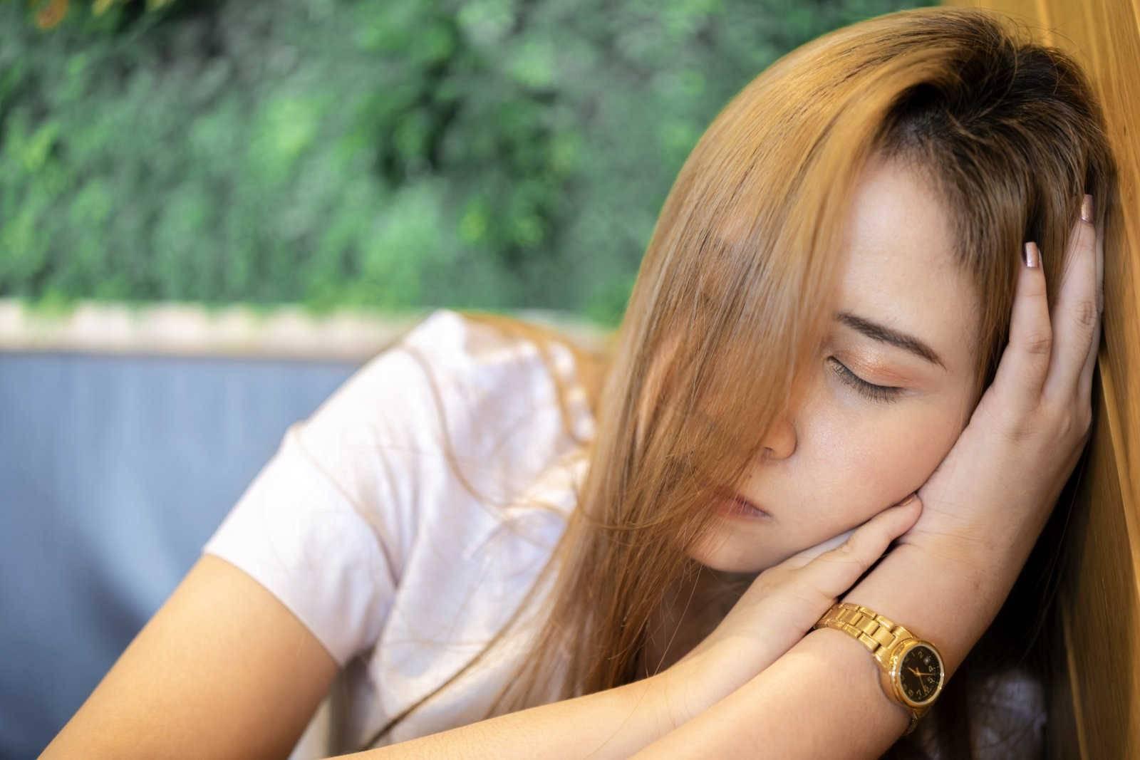 梦境解析：梦见死去的父亲死了，是吉兆还是凶兆？